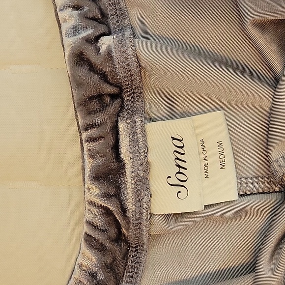 Soma Silver Crushed Velvet Kimono and Short Set Size M - Picture 8 of 9